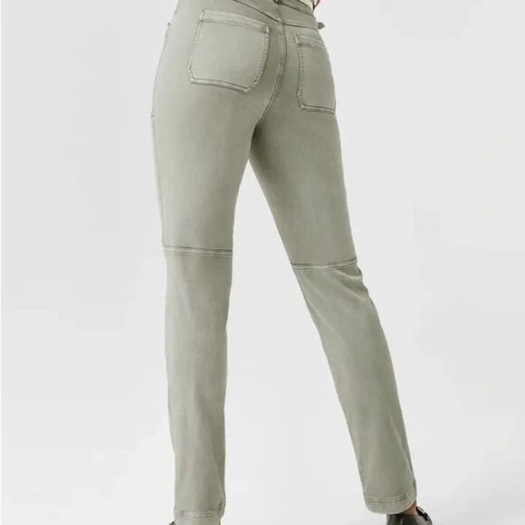 SPANX Stretch Twill Straight Leg Pants in Medium Pale Olive Green Pockets Seams - Picture 2 of 8